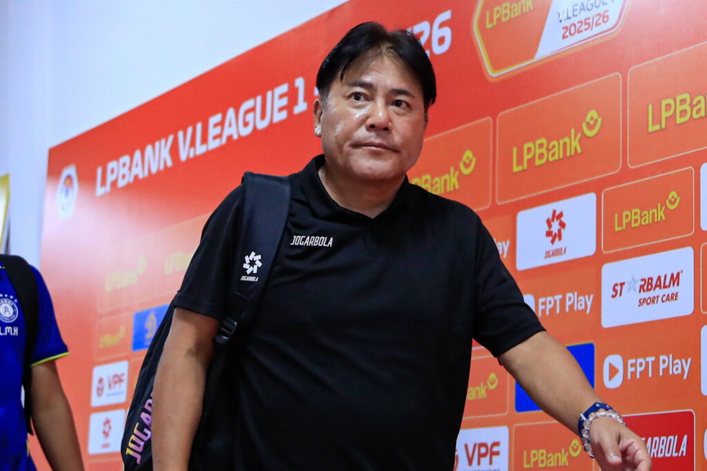HLV Makoto Teguramori không vui với kết quả