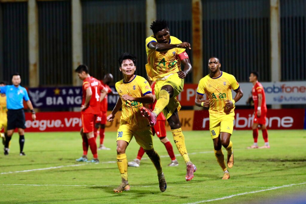 PVF-CAND thắng 2-1 trước Sông Lam Nghệ An ở vòng 1 V.League 2025-2026